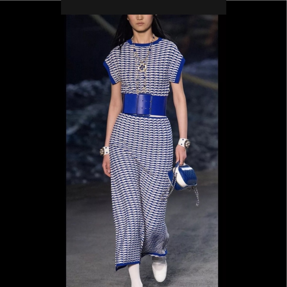 Super Rare! CHANEL dress.SOLD OUT everywhere